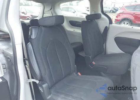 2018 Chrysler Pacifica Touring Plus z USA, uszkodzony, nr VIN 2C4RC1FG9JR104549